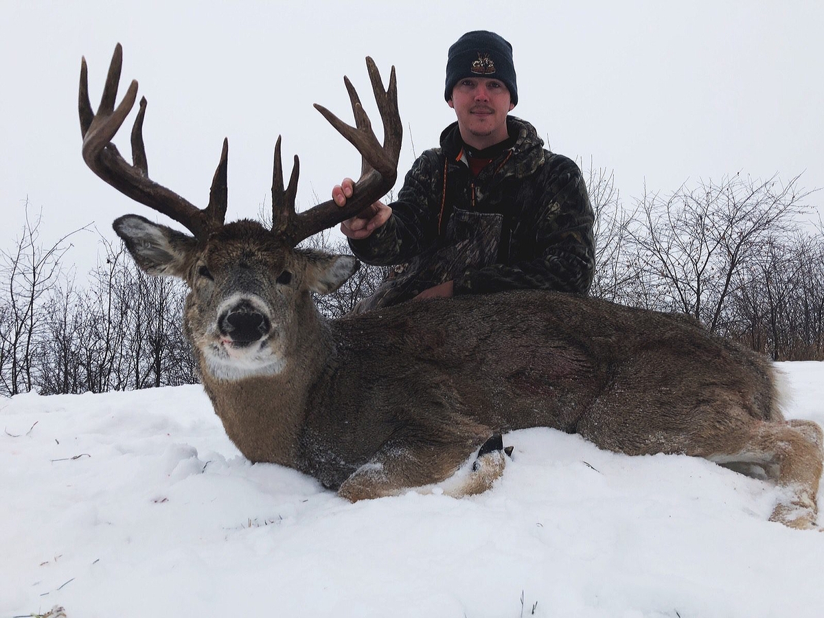 Page 3/3 - Alberta Dark Horn Ltd Trophy Whitetail Hunts Photo Gallery